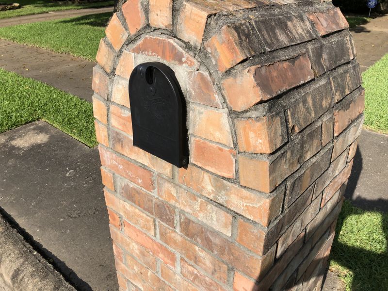Traditional Brick Mailbox
